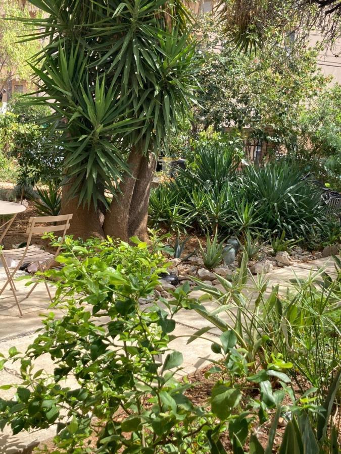La Des Amandiers Bed & Breakfast Hyeres
