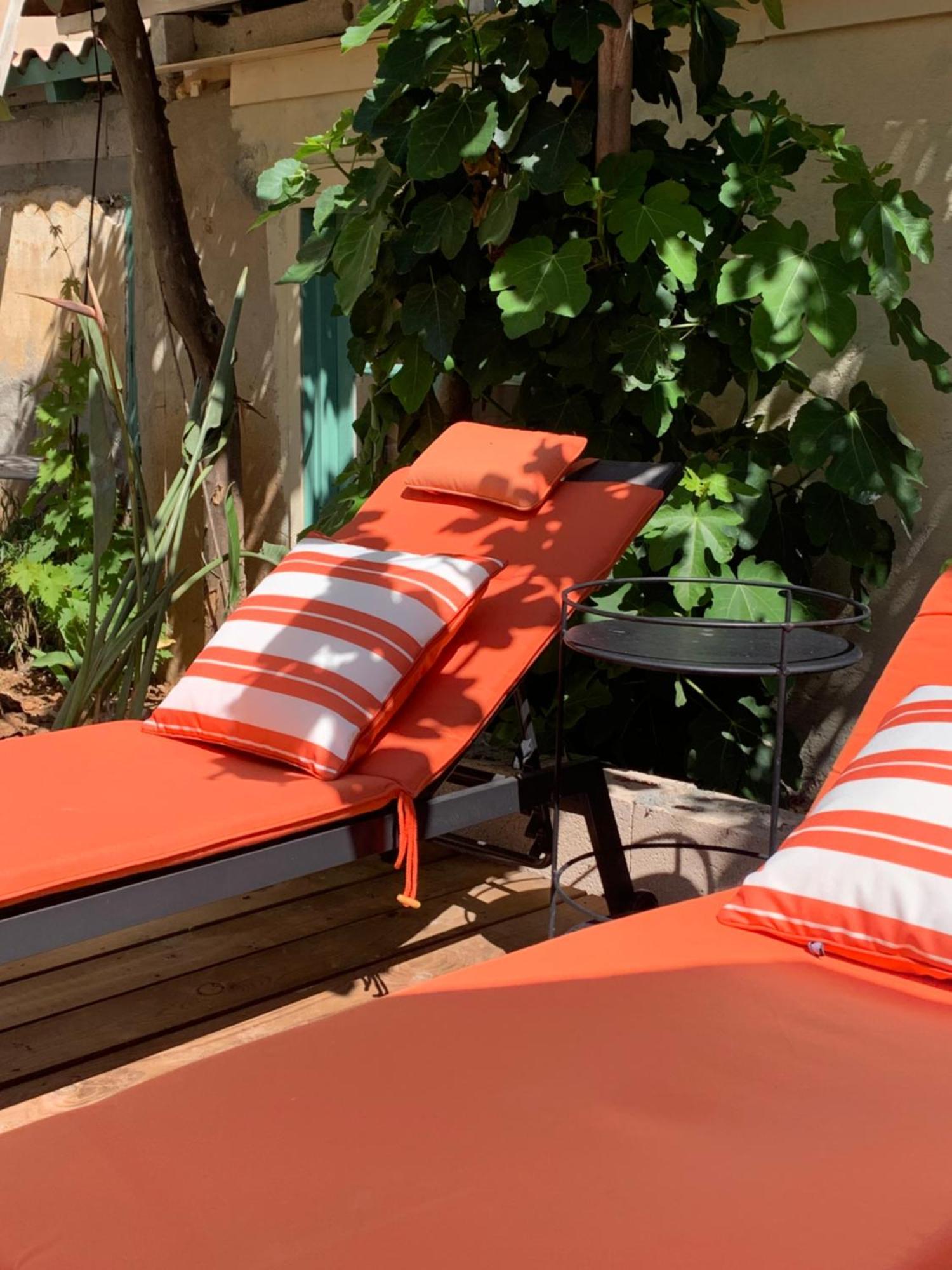 Bed & Breakfast La Des Amandiers Hyeres