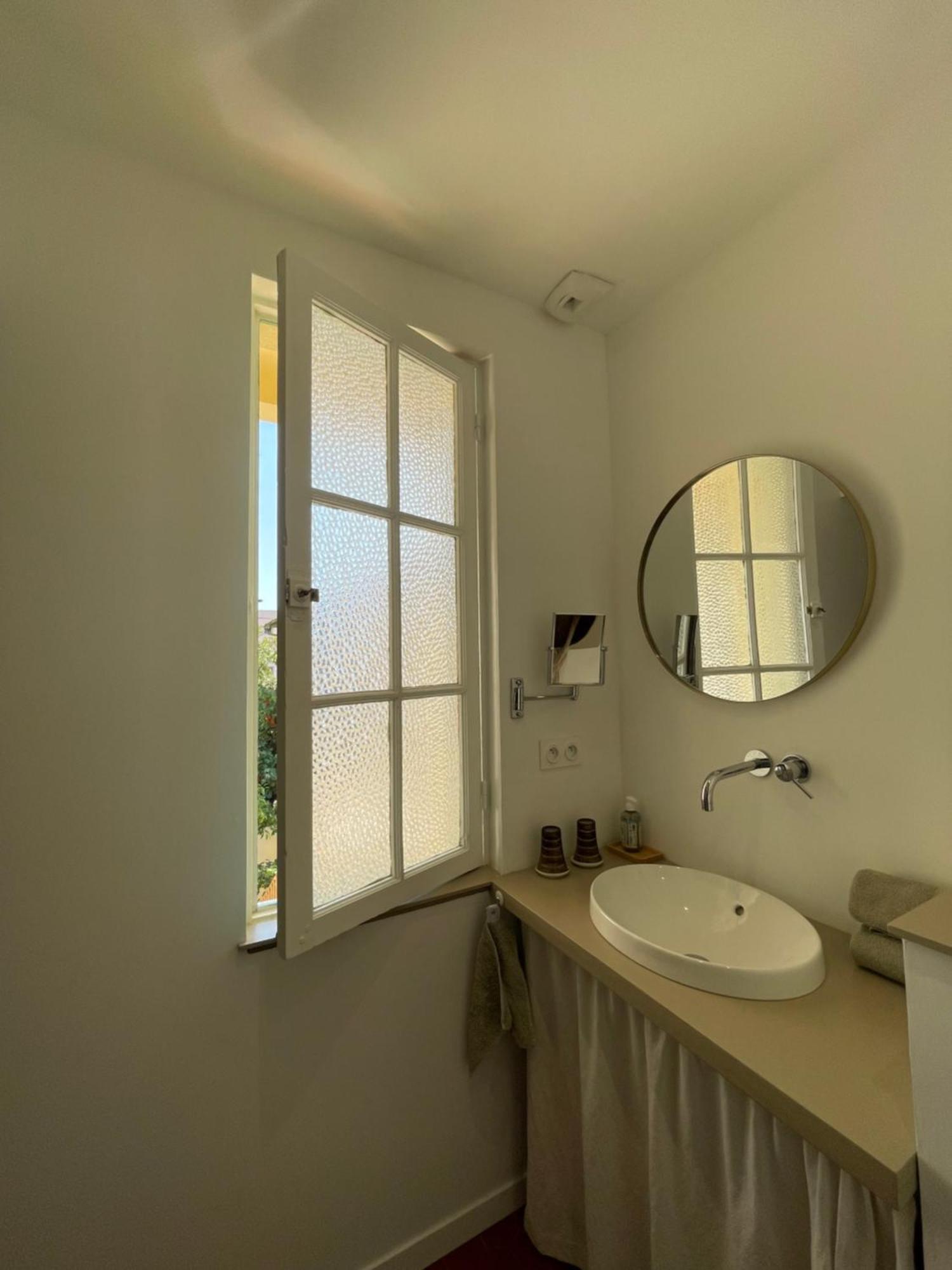 Bed & Breakfast La Des Amandiers Hyeres